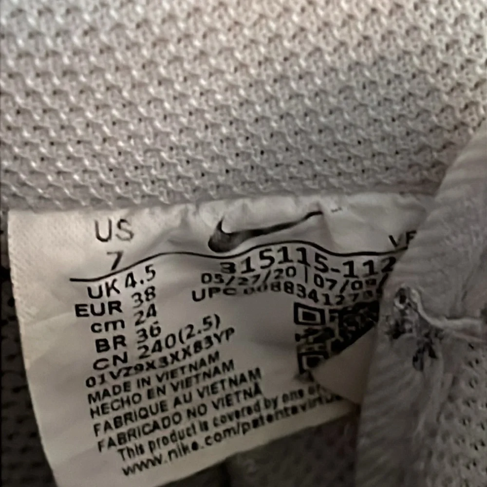 Nike Air Force 1 07' Women's Size 7 Triple White